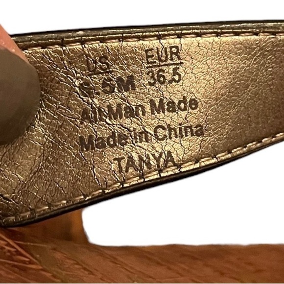 Sam Edelman Women’s Tanya Wedge Thong Sandals - Picture 8 of 10